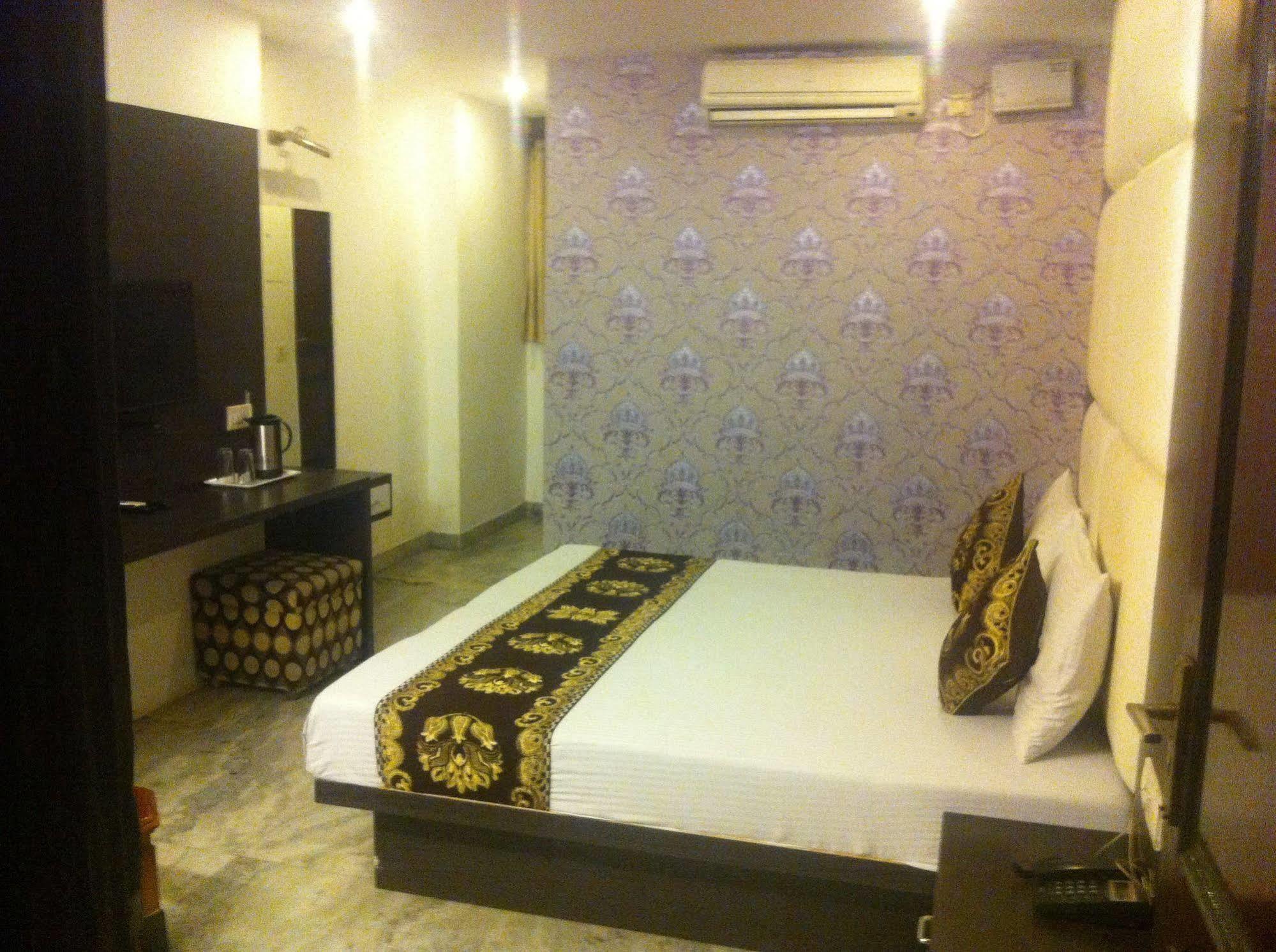 Hotel Karat 87 Inn New Delhi Luaran gambar