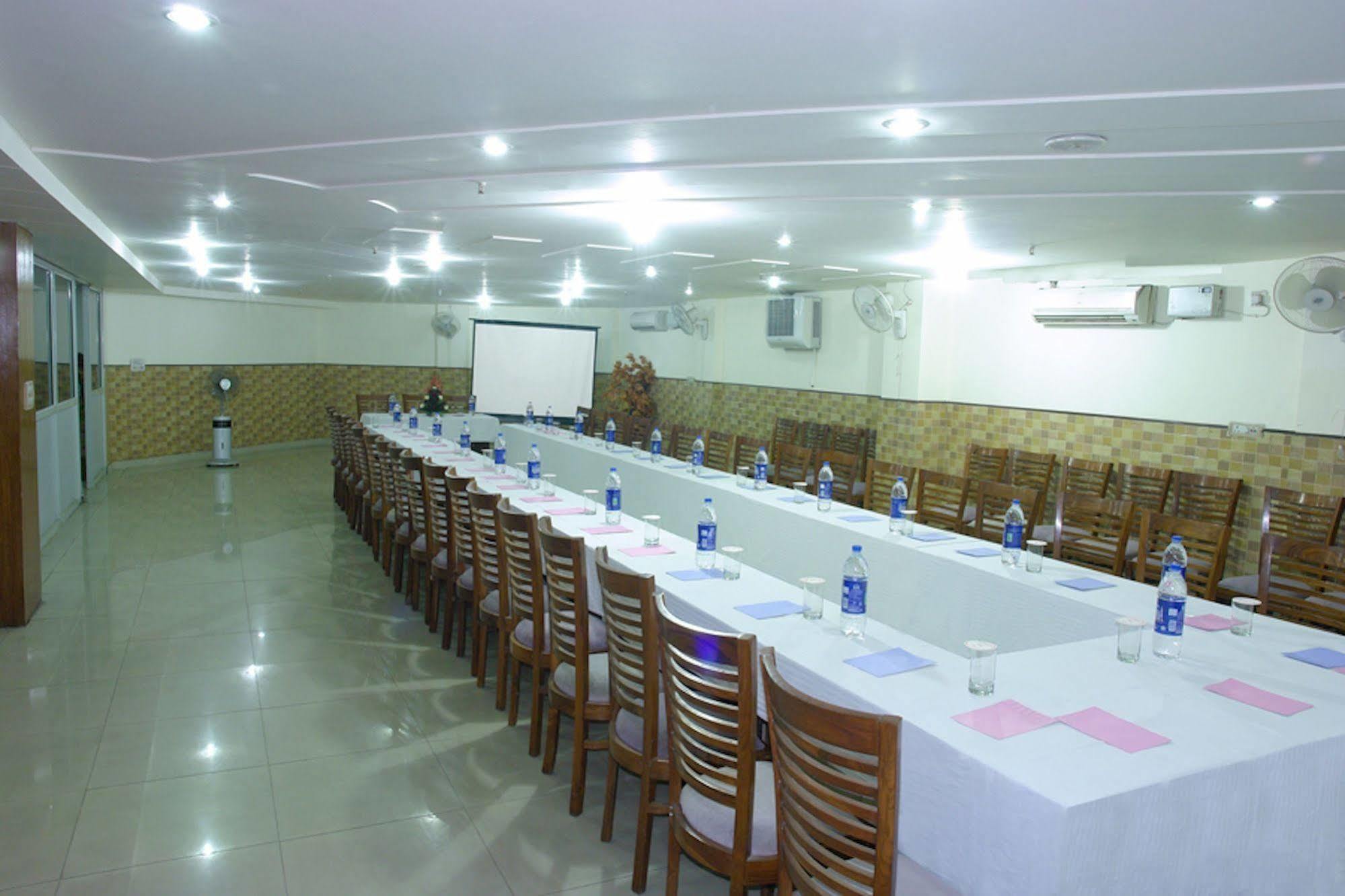 Hotel Karat 87 Inn New Delhi Luaran gambar