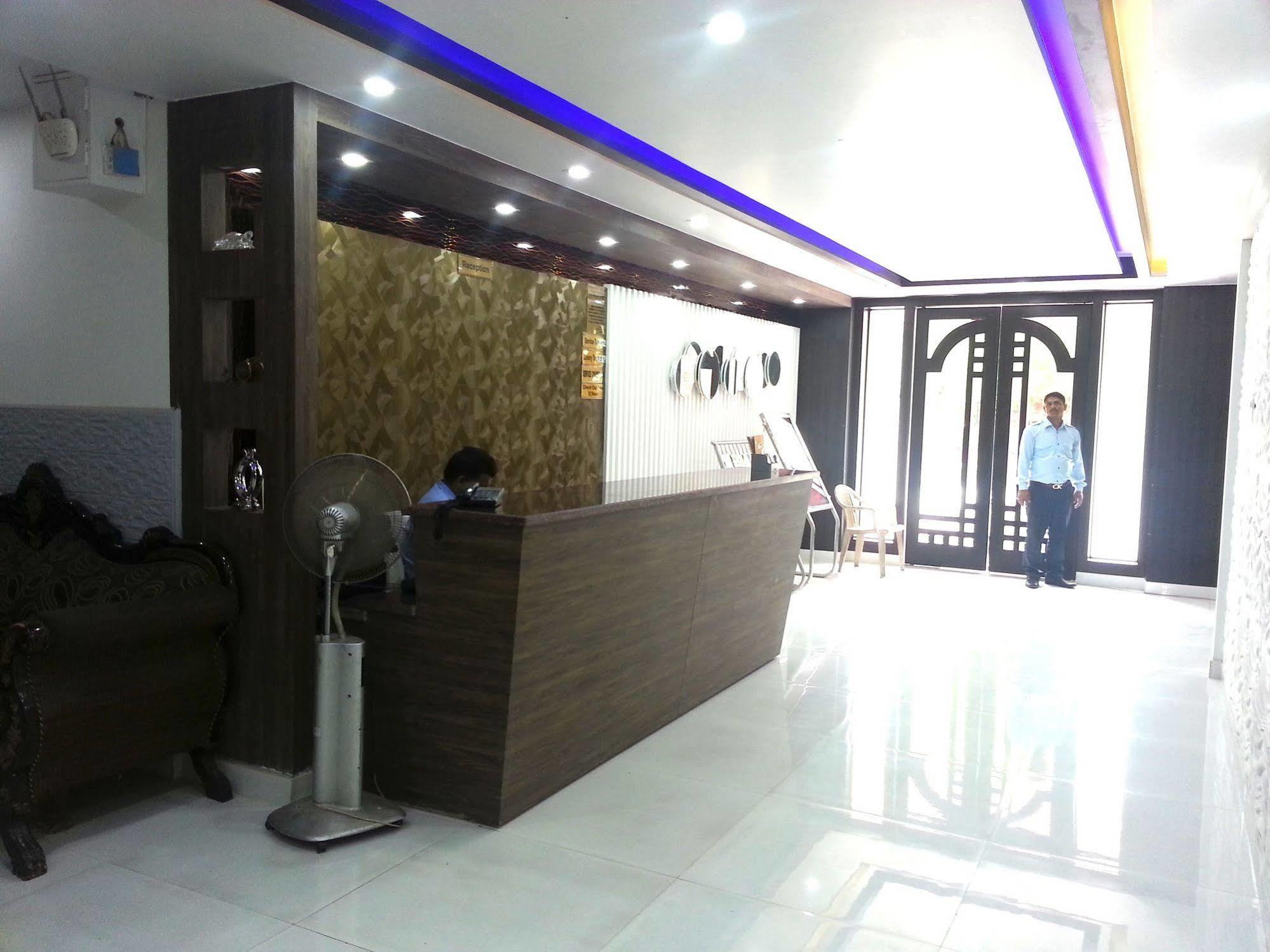 Hotel Karat 87 Inn New Delhi Luaran gambar