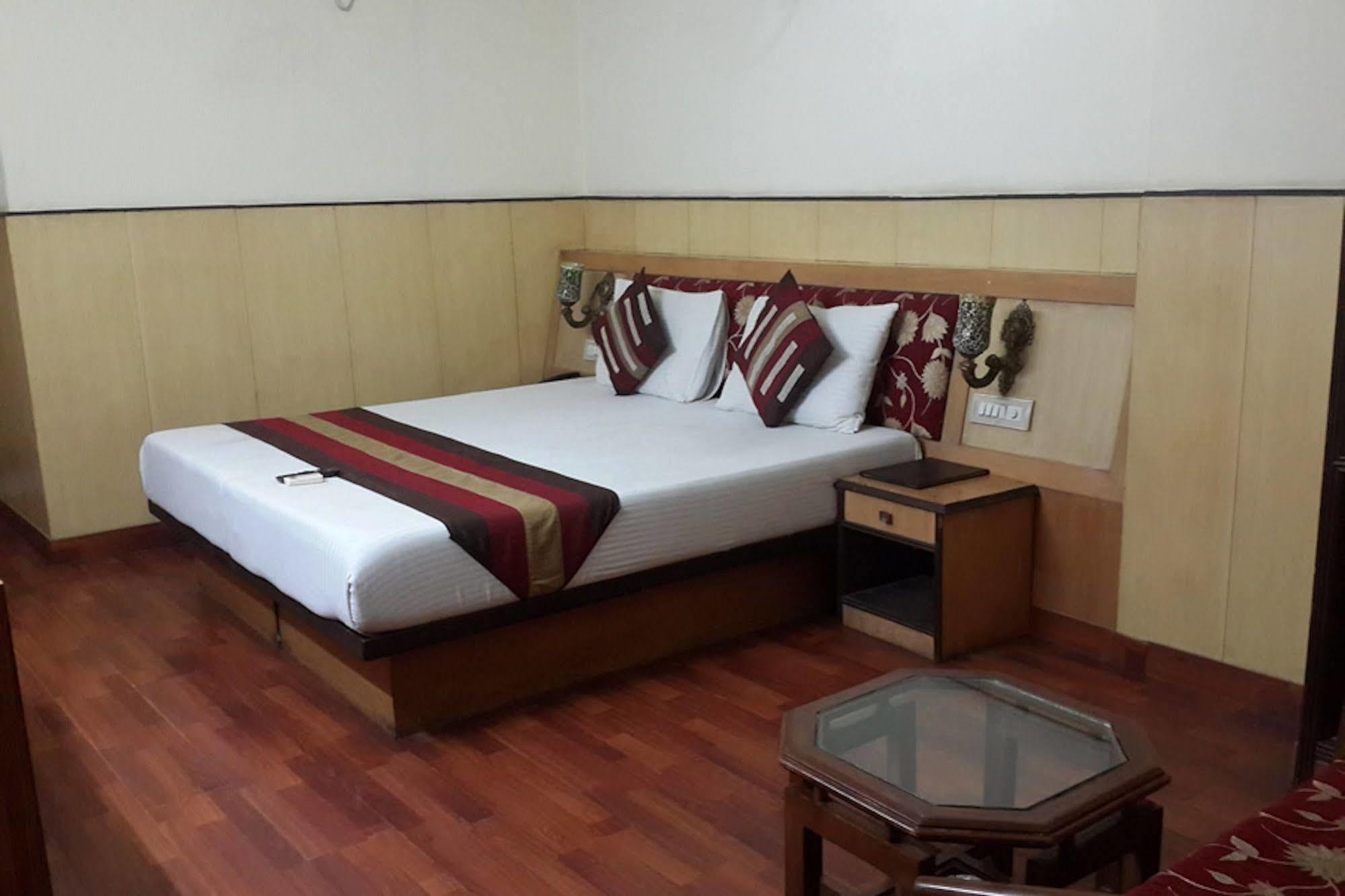Hotel Karat 87 Inn New Delhi Luaran gambar