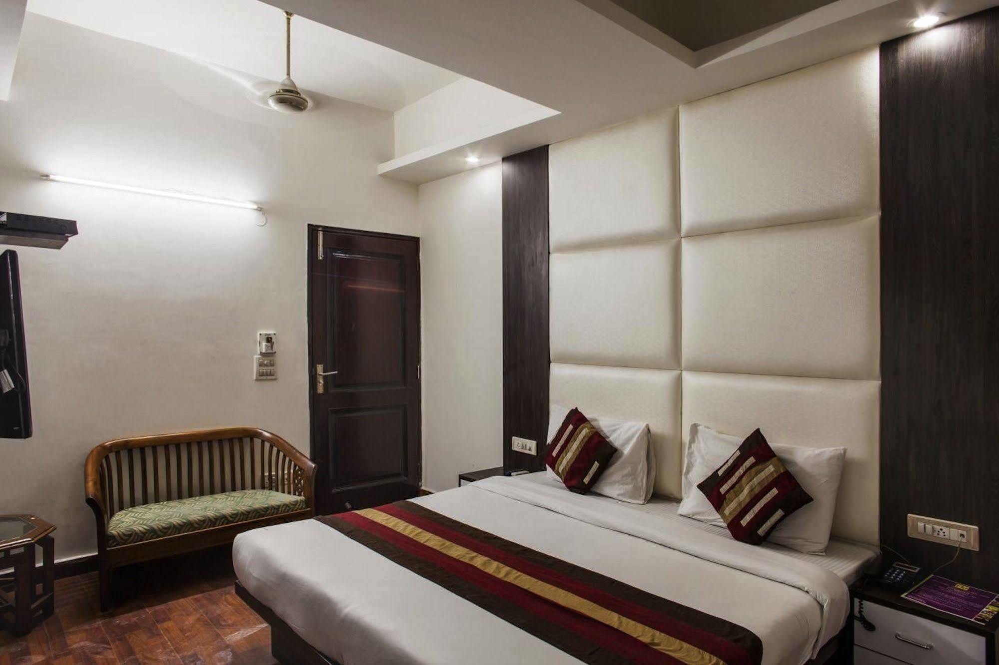 Hotel Karat 87 Inn New Delhi Luaran gambar