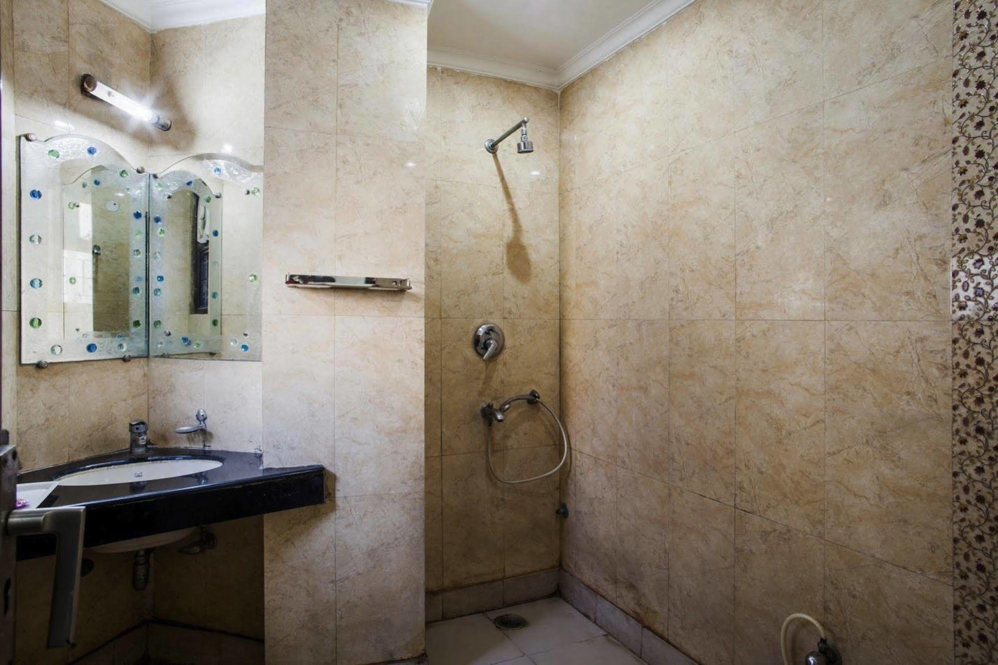 Hotel Karat 87 Inn New Delhi Luaran gambar